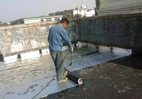 屋顶漏水防水补漏如何操作