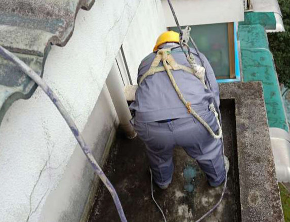 ​阳台漏水怎么做解决漏水问题